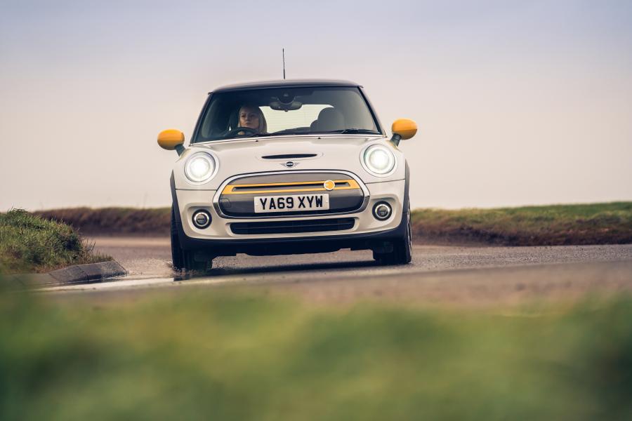  Mini Cooper SE Level 2 (F56) 2020 года  (UK) (фото 25 из 34)